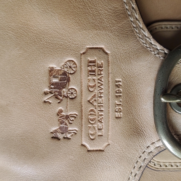 Tan Coach Shoulder Bag Purse - Picture 4 of 17